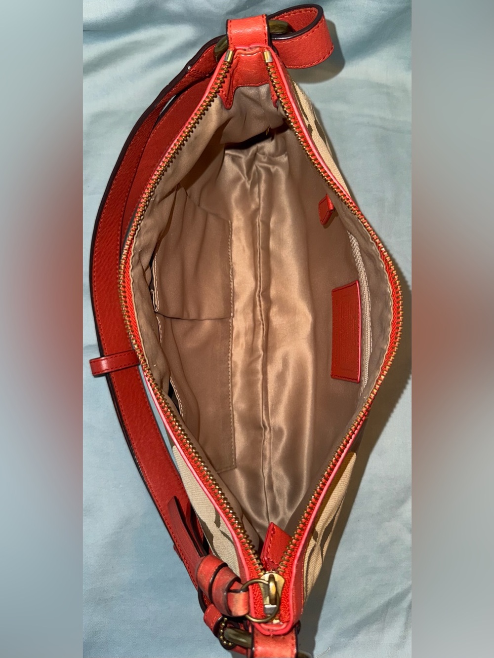 Coach F24402 Park Signature East-West Duffle - Picture 11 of 13